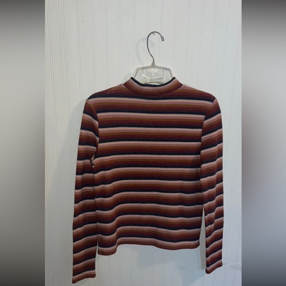 American Eagle Mock Neck Long Sleeve - Picture 2 of 3